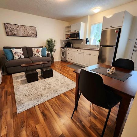 Adorable 1- Bedroom Suite In Langford Victoria Zewnętrze zdjęcie