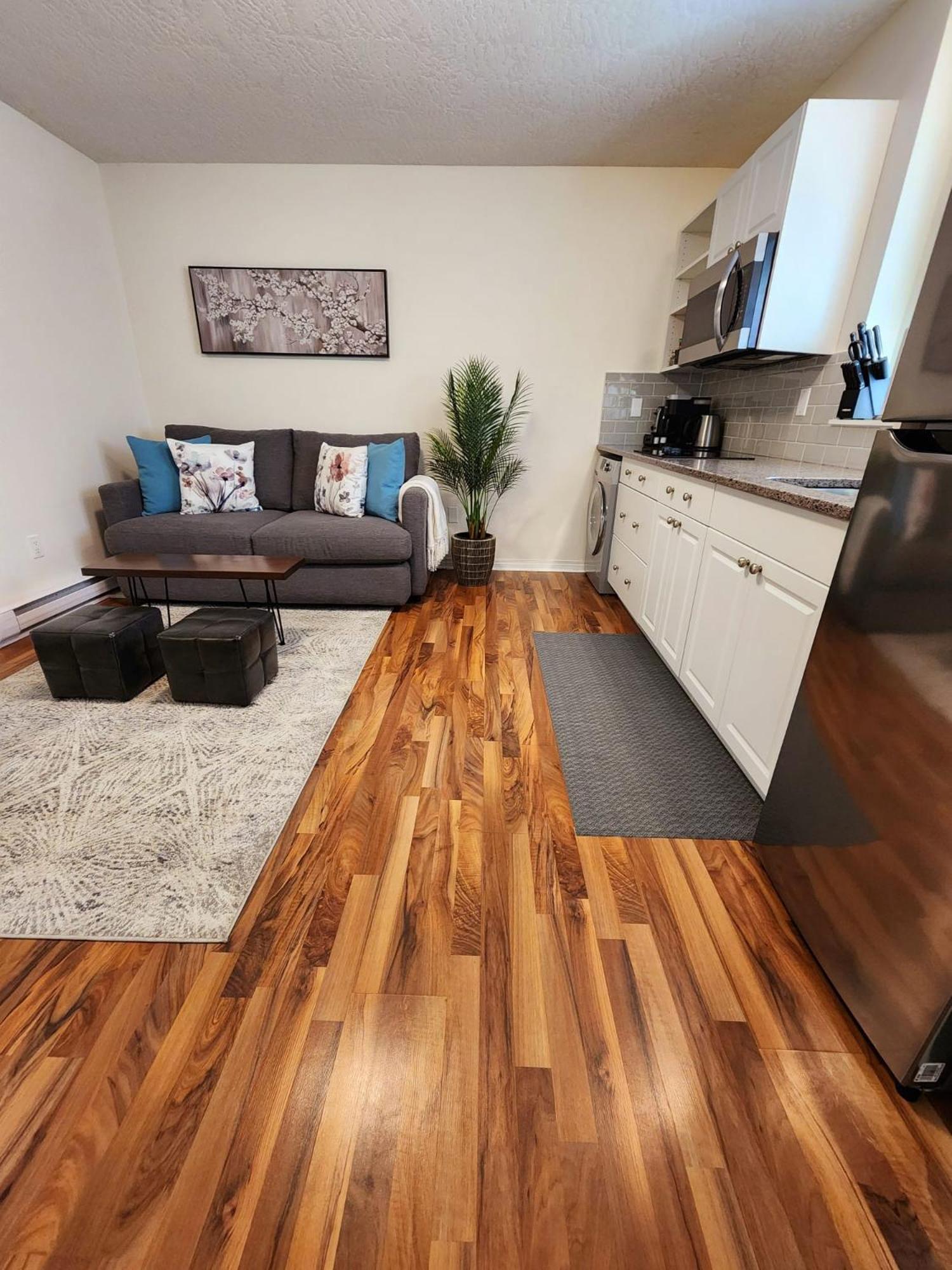 Adorable 1- Bedroom Suite In Langford Victoria Zewnętrze zdjęcie